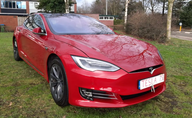 TESLA MODEL S (01/08/2018) - 